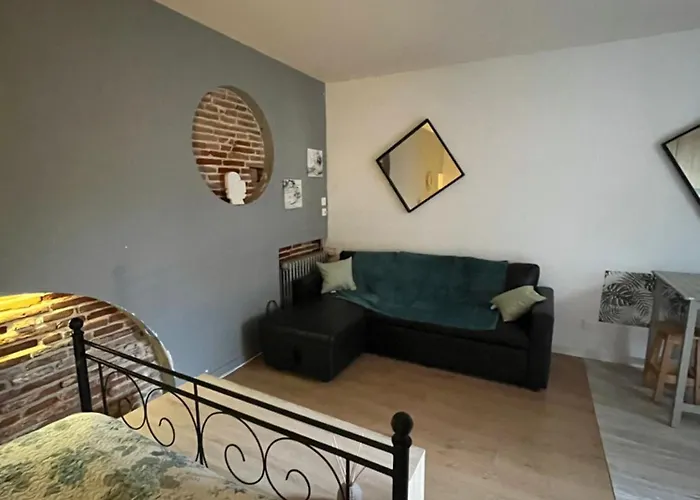 Grand Sur Cour Privative شقة